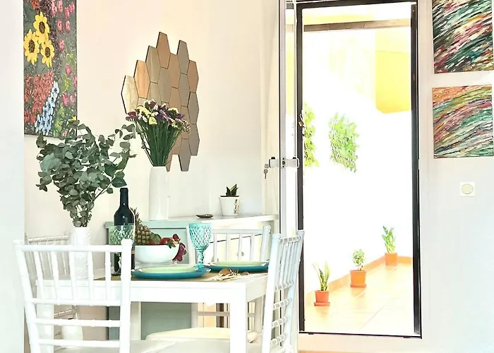 Relaxing With Lovely Patio Apartmán