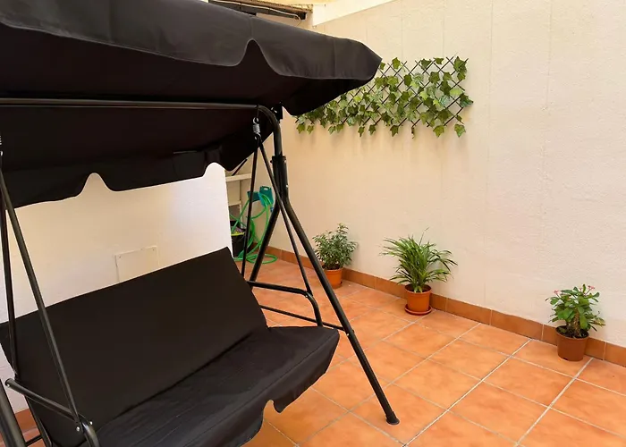 Relaxing With Lovely Patio *